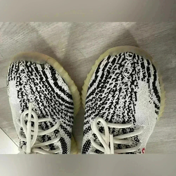 Adidas Yeezy Boost 350 V2 Zebra Size 6.5 - Picture 5 of 8